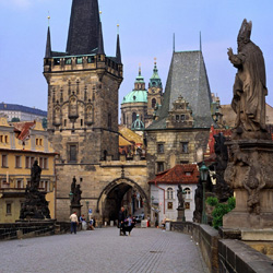 Чехия лишила аккредитации семь российских турфирм