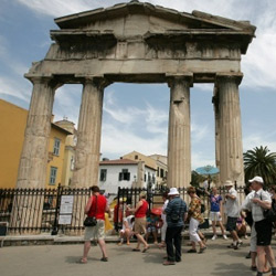 Около 300 российских туристов остались без виз в Грецию