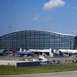 Аэропорт Хитроу назвали самым непунктуальным в Великобритании